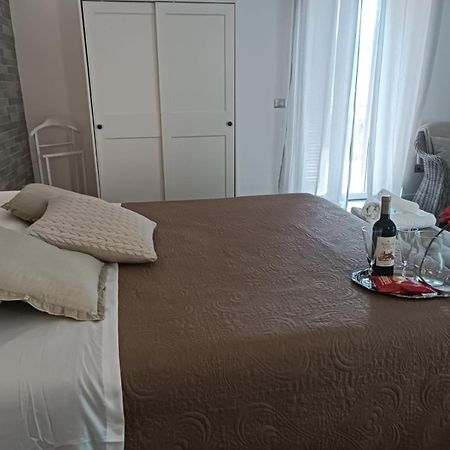 Casa Rosamari - Su Lago Di Posta Fibreno, Appartamento Con Camino Экстерьер фото