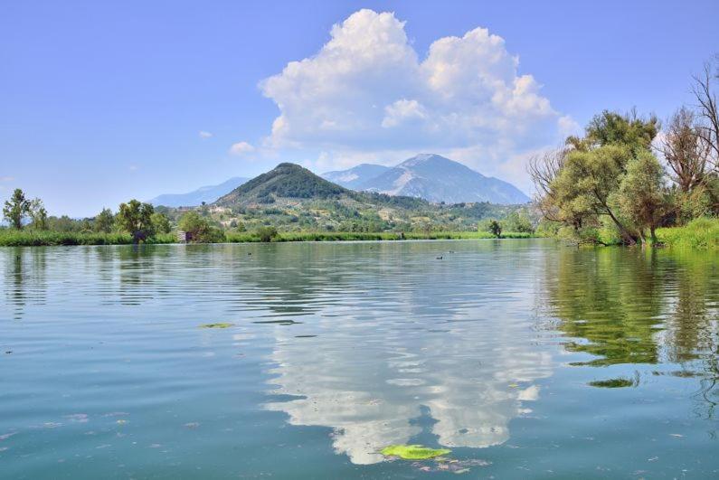 Casa Rosamari - Su Lago Di Posta Fibreno, Appartamento Con Camino Экстерьер фото