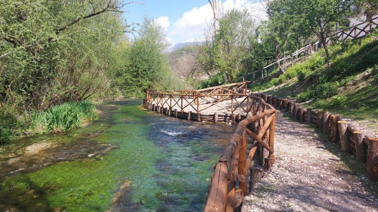 Casa Rosamari - Su Lago Di Posta Fibreno, Appartamento Con Camino Экстерьер фото